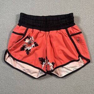 Lululemon Tracker Shorts II 4-way Stretch Woman's 4‎ Red Black Floral Gym Run